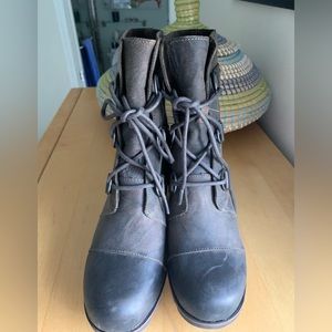 Sorel Joan of Arch wedge lace up boots